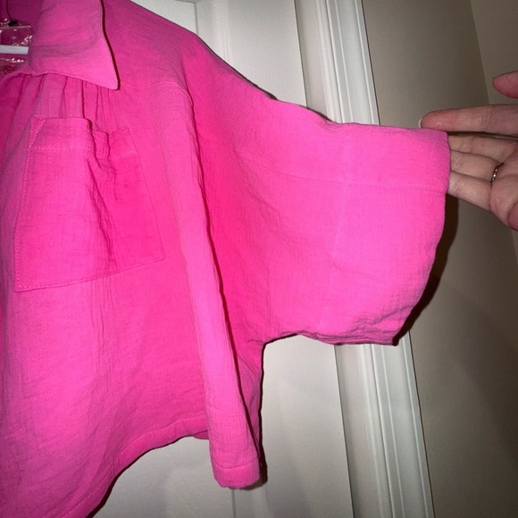 Day & Moon Bright Pink Button-Up crop gauzy bubble Shirt 100% cotton NWT Size M - Picture 3 of 14
